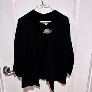 Elegant Black‎ Women's Cape With Brooch Closure.